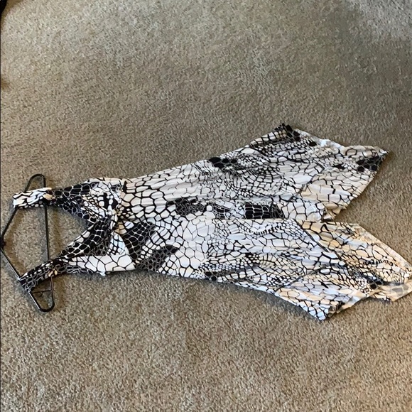 Dunía Black and White Summer Dress - Picture 4 of 9